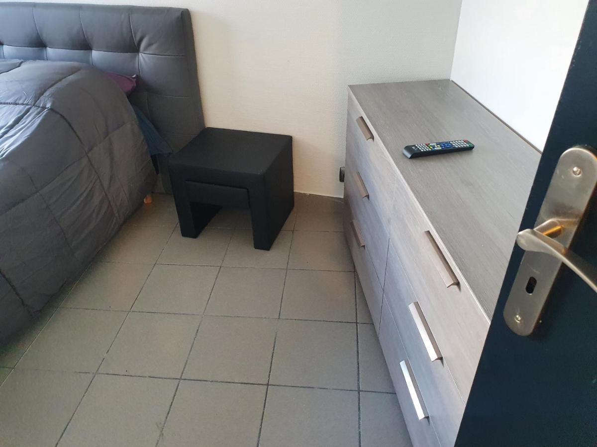 Firas Appartement Валенсиен Екстериор снимка