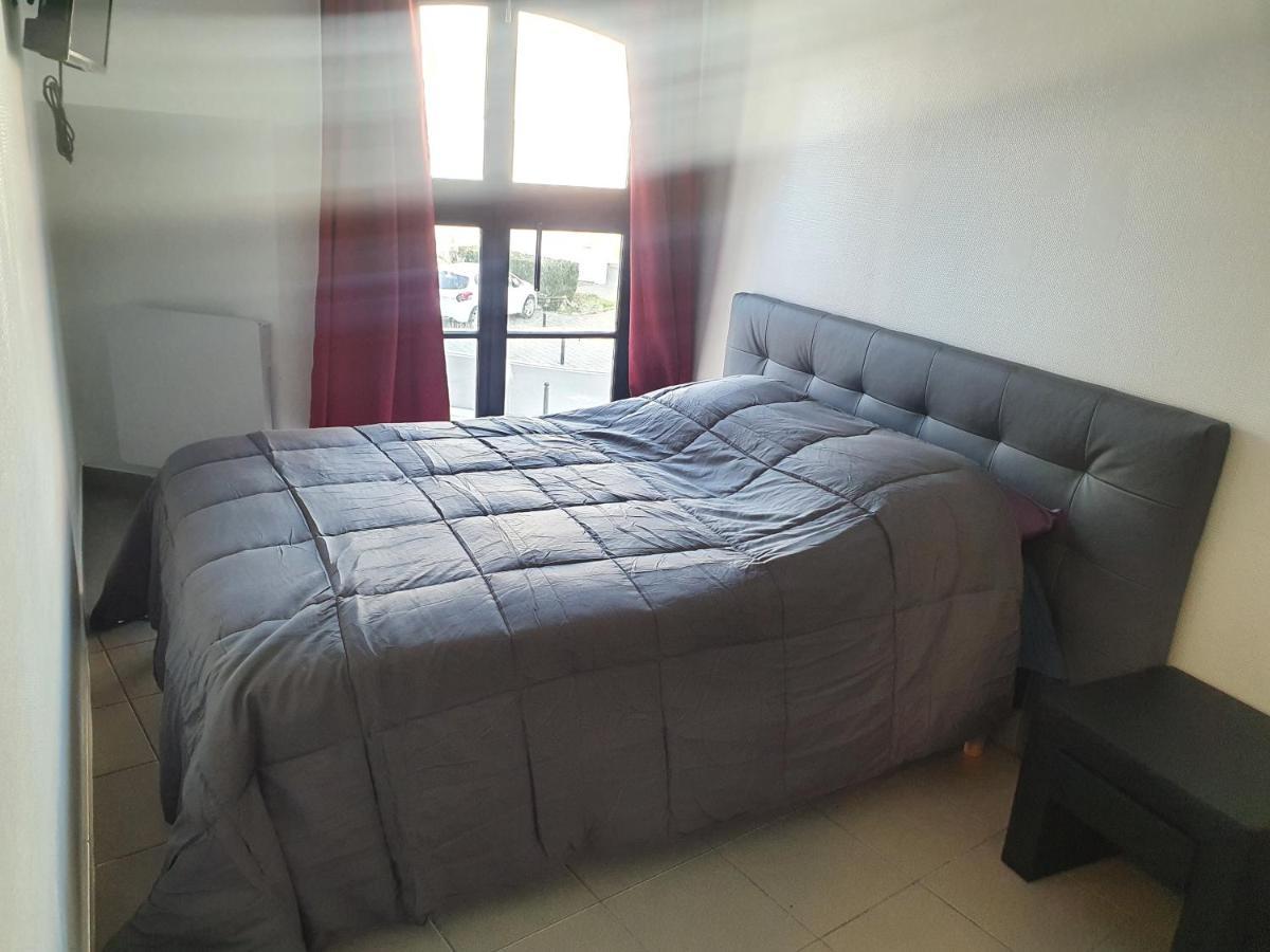 Firas Appartement Валенсиен Екстериор снимка