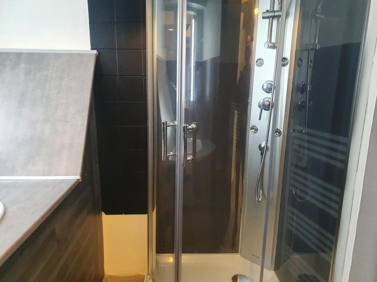 Firas Appartement Валенсиен Екстериор снимка